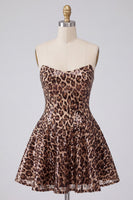 Laden Sie das Bild in den Galerie-Viewer, Glam Leopard Pailletten Trägerloses Fit &amp; Flare Mini Abendkleid