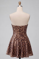 Laden Sie das Bild in den Galerie-Viewer, Glam Leopard Pailletten Trägerloses Fit &amp; Flare Mini Abendkleid