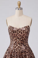 Laden Sie das Bild in den Galerie-Viewer, Glam Leopard Pailletten Trägerloses Fit &amp; Flare Mini Abendkleid