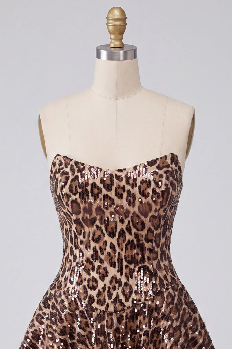 Laden Sie das Bild in den Galerie-Viewer, Glam Leopard Pailletten Trägerloses Fit &amp; Flare Mini Abendkleid