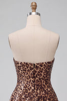 Laden Sie das Bild in den Galerie-Viewer, Glam Leopard Pailletten Trägerloses Fit &amp; Flare Mini Abendkleid
