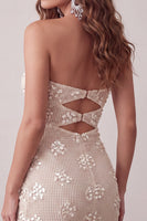 Laden Sie das Bild in den Galerie-Viewer, Elfenbeinfarbenes Bodycon-Cut-out, trägerloses kurzes Homecoming-Kleid mit Pailletten