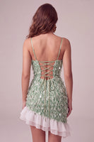Laden Sie das Bild in den Galerie-Viewer, Grünes Bodycon Pailletten Fransen Kurzes Abendkleid und asymmetrischem Rüschensaum