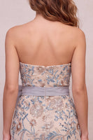 Laden Sie das Bild in den Galerie-Viewer, Hellgraues Bodycon Pailletten Trägerloses Perlenbesetztes Kurzes Abendkleid mit Schleife