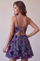 Laden Sie das Bild in den Galerie-Viewer, Pflaumen A-Linie Sweetheart Cut-out Florales Kurzes Abendkleid