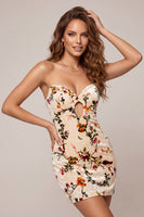 Laden Sie das Bild in den Galerie-Viewer, Champagner Floral Bodycon Samt Trägerloses Bedrucktes Kurzes Abendkleid mit Schlüsselloch