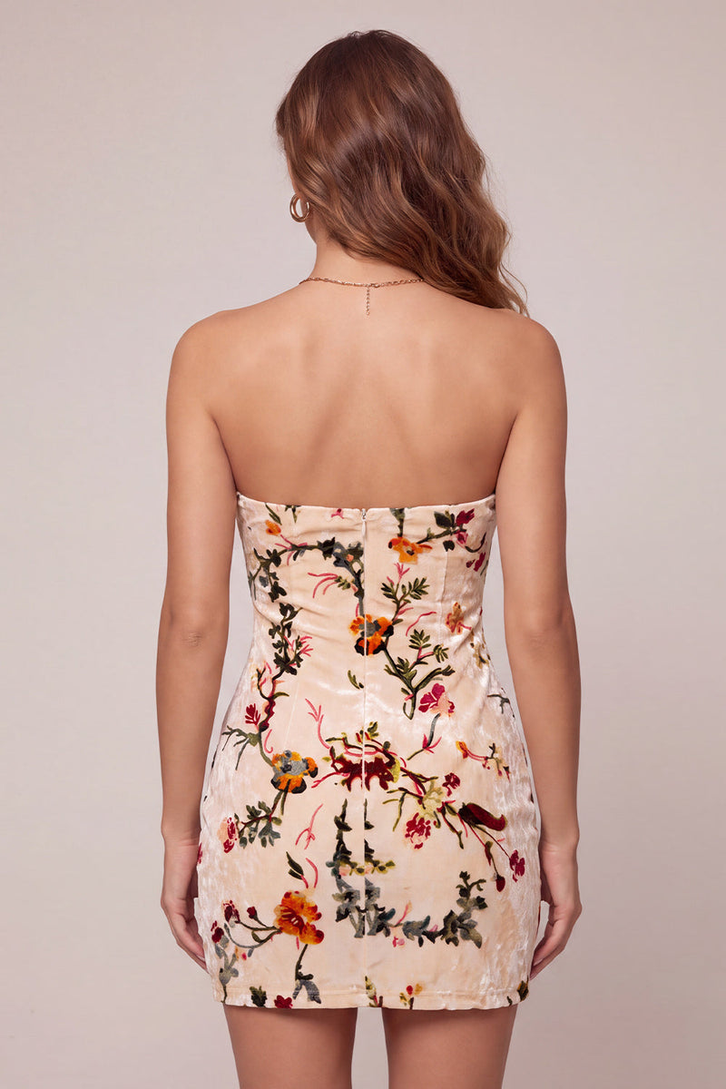 Laden Sie das Bild in den Galerie-Viewer, Champagner Floral Bodycon Samt Trägerloses Bedrucktes Kurzes Abendkleid mit Schlüsselloch