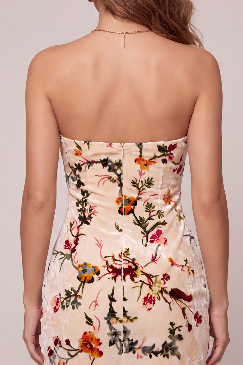 Laden Sie das Bild in den Galerie-Viewer, Champagner Floral Bodycon Samt Trägerloses Bedrucktes Kurzes Abendkleid mit Schlüsselloch