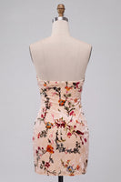 Laden Sie das Bild in den Galerie-Viewer, Champagner Floral Bodycon Samt Trägerloses Bedrucktes Kurzes Abendkleid mit Schlüsselloch