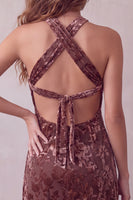 Laden Sie das Bild in den Galerie-Viewer, Khaki Bodycon Neckholder Burnout Samt Kurzes Cocktailkleid