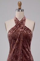 Laden Sie das Bild in den Galerie-Viewer, Khaki Bodycon Neckholder Burnout Samt Kurzes Cocktailkleid