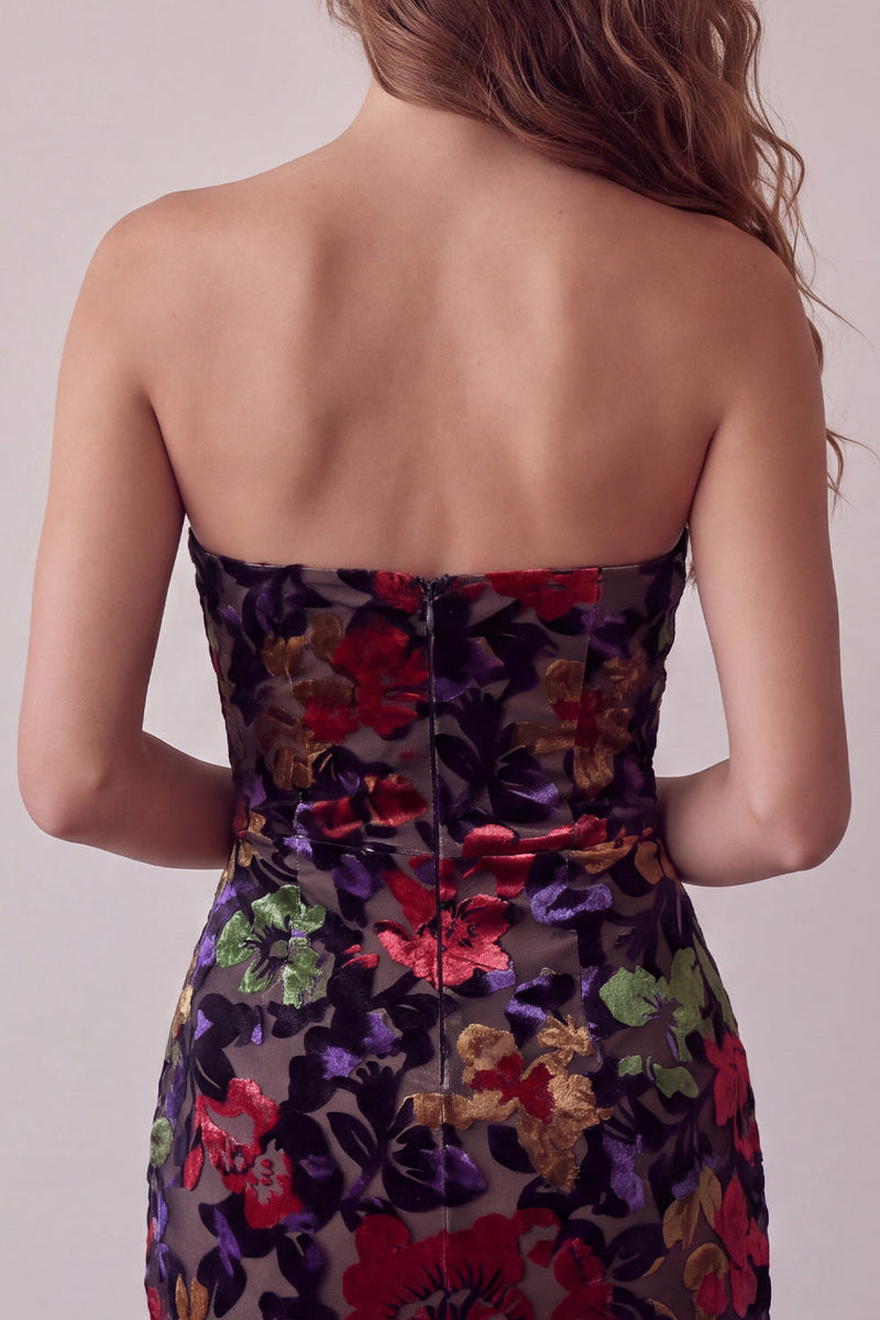Laden Sie das Bild in den Galerie-Viewer, Schwarzes Bodycon Trägerloses Kurzes Abendkleid mit Blumenmuster und Fransen