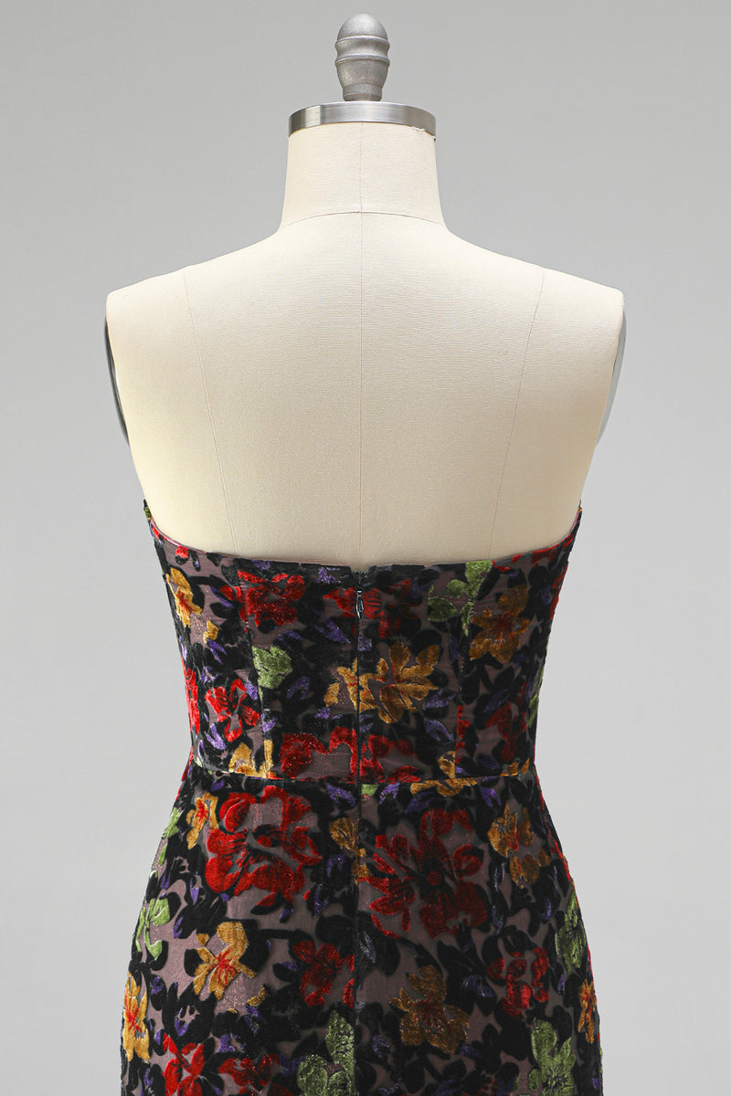 Laden Sie das Bild in den Galerie-Viewer, Schwarzes Bodycon Trägerloses Kurzes Abendkleid mit Blumenmuster und Fransen