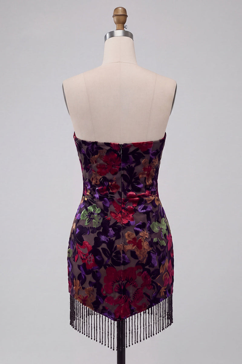 Laden Sie das Bild in den Galerie-Viewer, Schwarzes Bodycon Trägerloses Kurzes Abendkleid mit Blumenmuster und Fransen