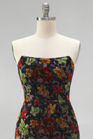 Laden Sie das Bild in den Galerie-Viewer, Schwarzes Bodycon Trägerloses Kurzes Abendkleid mit Blumenmuster und Fransen