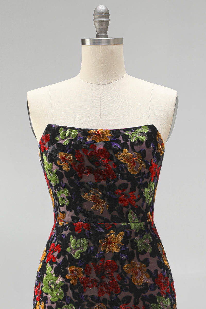 Laden Sie das Bild in den Galerie-Viewer, Schwarzes Bodycon Trägerloses Kurzes Abendkleid mit Blumenmuster und Fransen