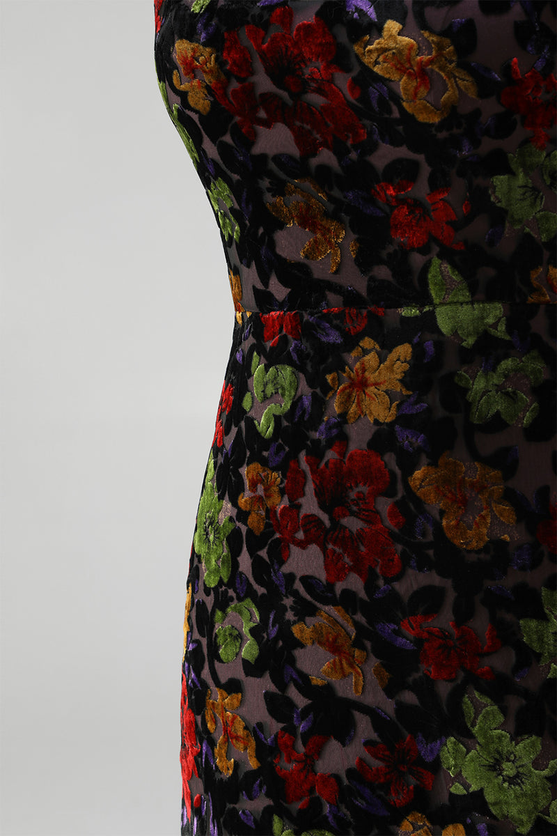 Laden Sie das Bild in den Galerie-Viewer, Schwarzes Bodycon Trägerloses Kurzes Abendkleid mit Blumenmuster und Fransen