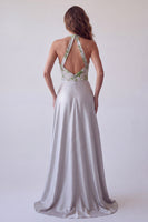 Laden Sie das Bild in den Galerie-Viewer, Graues, geblümtes Satin A-Line-Halter, langes Festkleid