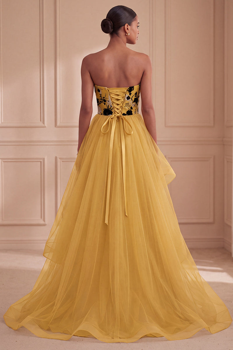 Laden Sie das Bild in den Galerie-Viewer, Ingwergelbe, trägerloses A-Line-Muster, lange formelle Kleid mit gestuftem Print