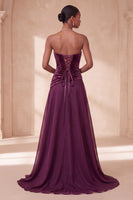 Laden Sie das Bild in den Galerie-Viewer, Vintage-Mauve-Korsett A-Linie trägerloses, gerafftes, langes Festkleid mit Schlüsselloch