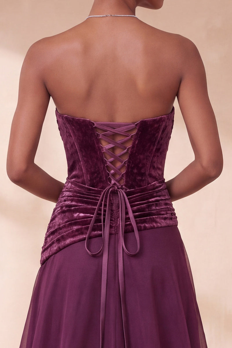 Laden Sie das Bild in den Galerie-Viewer, Vintage-Mauve-Korsett A-Linie trägerloses, gerafftes, langes Festkleid mit Schlüsselloch