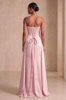 Laden Sie das Bild in den Galerie-Viewer, Trägerloses, rosa Satin-A-Linie, gerafftes langes Festkleid