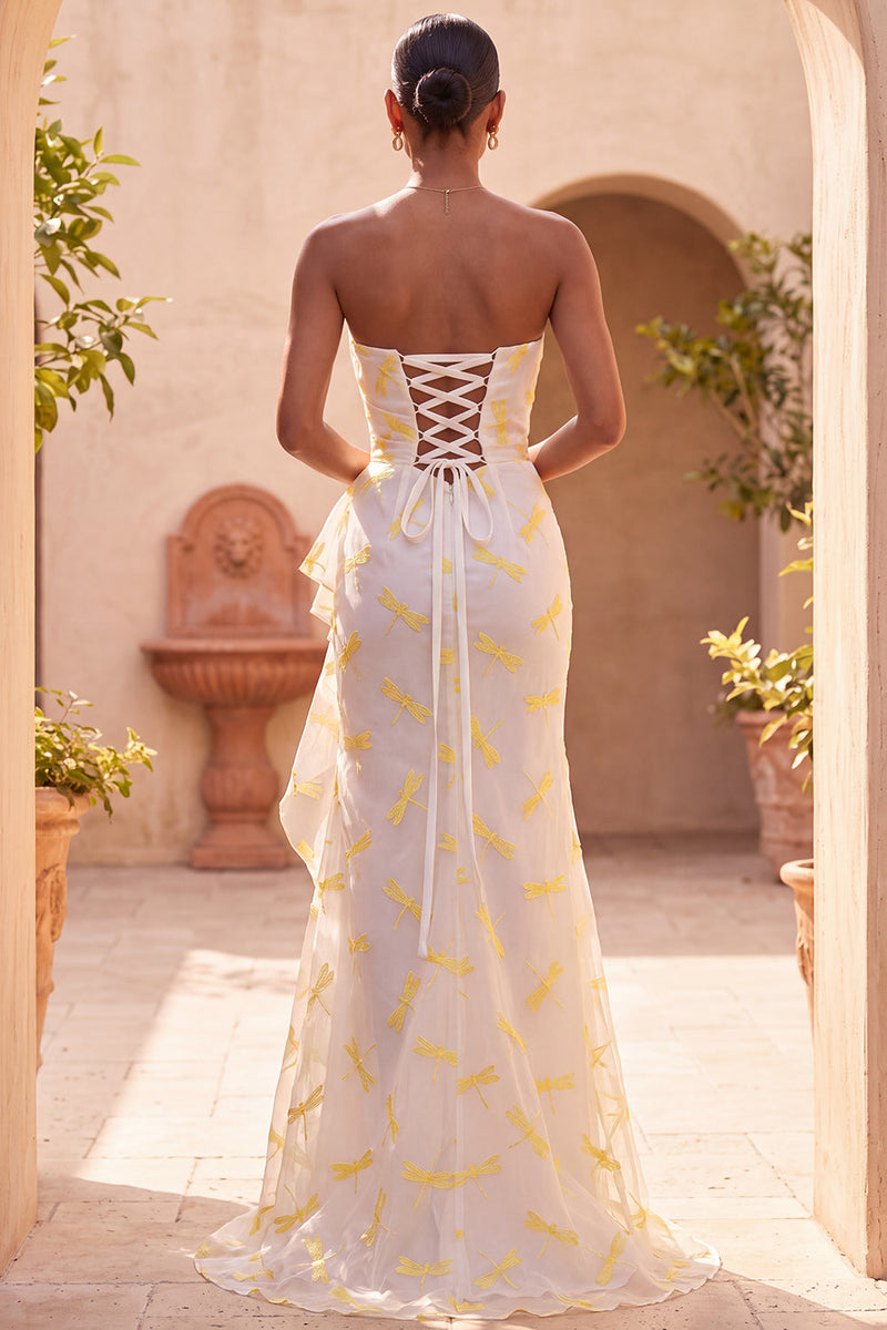 Laden Sie das Bild in den Galerie-Viewer, Trägerloses, elfenbeinfarbenes Meerjungfrauenkleid mit Rüschen, gerafftem Schlitz und langem Festkleid mit Sweep-Schleppe