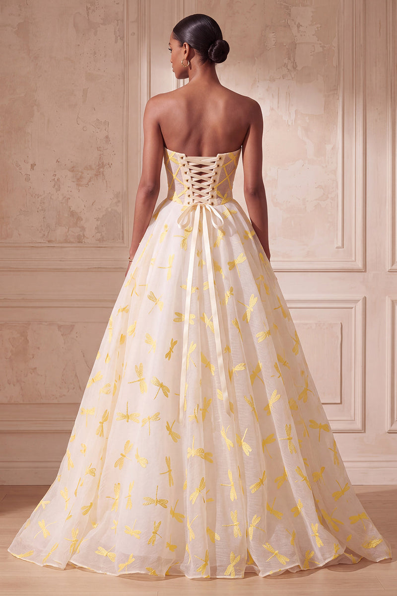 Laden Sie das Bild in den Galerie-Viewer, Elfenbeinfarbenes Ballgewand, trägerloses Organza gerafftes langes Festkleid