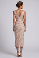 Laden Sie das Bild in den Galerie-Viewer, Champagner Hülle Gerafftes Midi Mutter der Braut Kleid mit seitlichem Schlitz