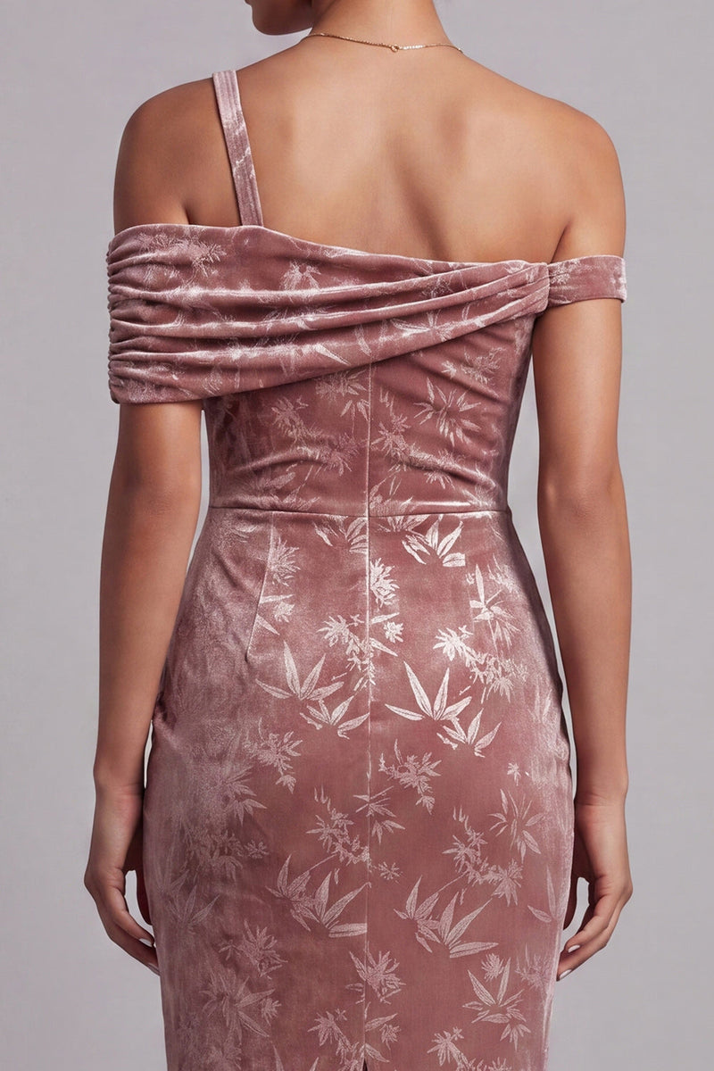 Laden Sie das Bild in den Galerie-Viewer, Desert Rose Samt Asymmetrisches Einschulteriges Gerafftes Shealth Mutter der Braut Kleid