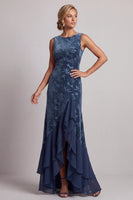 Laden Sie das Bild in den Galerie-Viewer, Dunkelblaues Bateau-Ausschnitt Samt Jacquard Asymmetrisches Mutter der Braut Kleid mit Rüschenschlitz