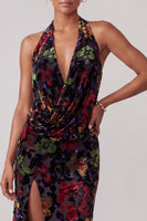 Laden Sie das Bild in den Galerie-Viewer, Schwarzes Samt Neckholder Gerafftes Scheide Langes Mutter der Braut Kleid mit Rüschenschlitz