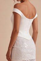 Laden Sie das Bild in den Galerie-Viewer, Off-the-shoulder floraler Spitzen-Bodycon Mini-Kleines Weißes Kleid