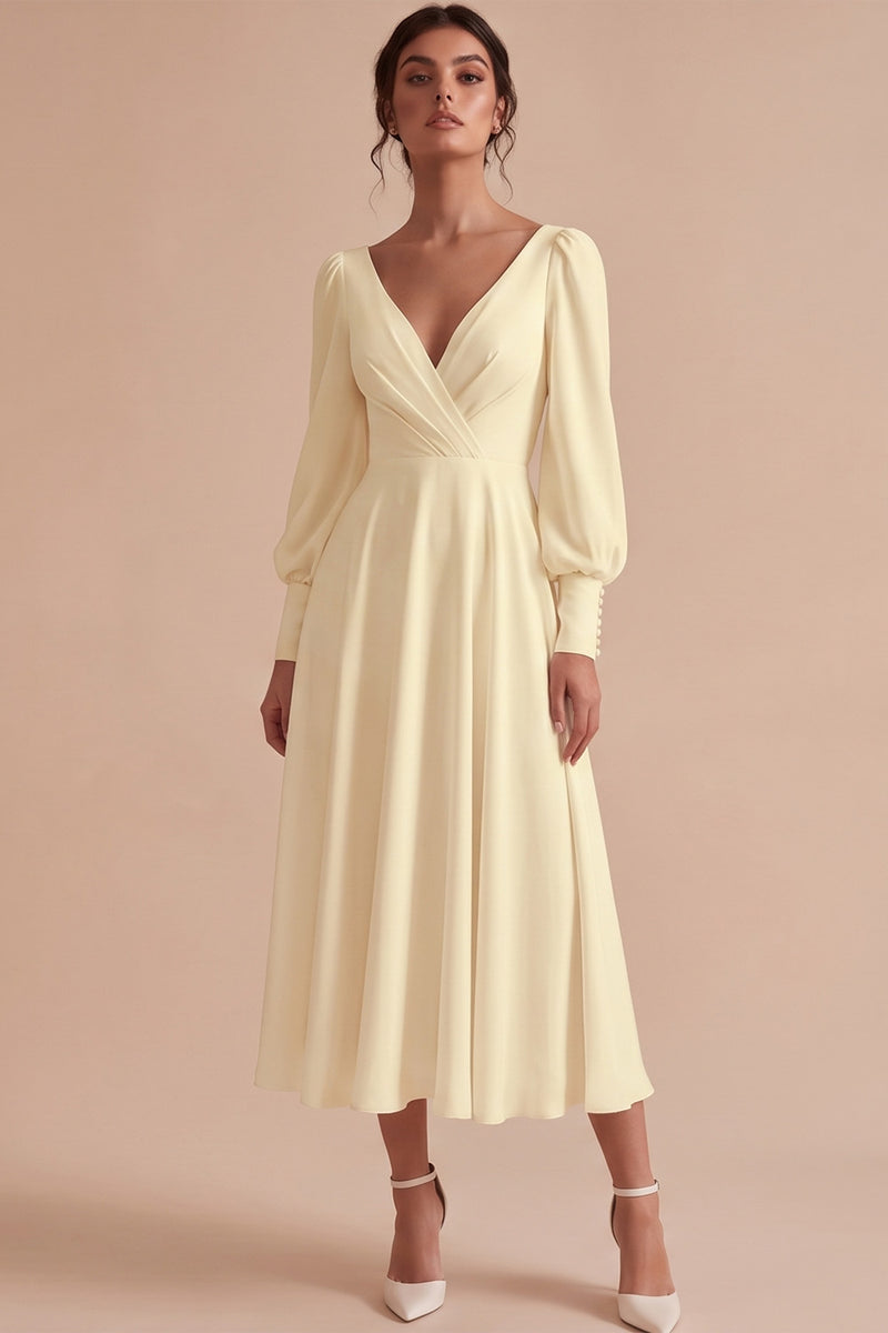 Laden Sie das Bild in den Galerie-Viewer, Weißes Gerafftes A-Linie Midi Standesamt Kleid mit langen Ärmeln