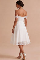 Laden Sie das Bild in den Galerie-Viewer, Off-the-shoulder A-Linie, gerafftes Midi-Kleines weißes Kleid mit Spitze