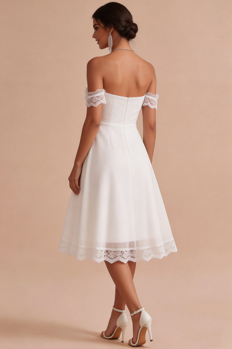 Laden Sie das Bild in den Galerie-Viewer, Off-the-shoulder A-Linie, gerafftes Midi-Kleines weißes Kleid mit Spitze