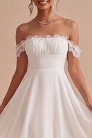 Laden Sie das Bild in den Galerie-Viewer, Off-the-shoulder A-Linie, gerafftes Midi-Kleines weißes Kleid mit Spitze