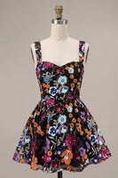 Laden Sie das Bild in den Galerie-Viewer, Schwarzes A-Line-Sweetheart-Blumen-Kurz-Homecoming-Kleid