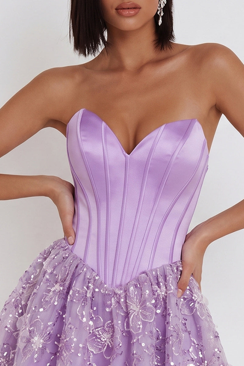 Laden Sie das Bild in den Galerie-Viewer, Fliederfarbene Korsett-Pailletten Appliquen Satin A-Linie trägerloses kurzes Homecoming-Kleid