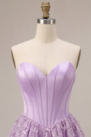 Laden Sie das Bild in den Galerie-Viewer, Fliederfarbene Korsett-Pailletten Appliquen Satin A-Linie trägerloses kurzes Homecoming-Kleid