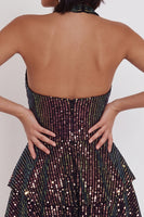 Laden Sie das Bild in den Galerie-Viewer, Glitzerndes schwarzes Neckholderhals mit gestuftem Rüschen, Pailletten, kurzes Cocktailkleid