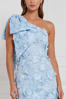Laden Sie das Bild in den Galerie-Viewer, Narzissenscheide mit einer Schulter mit Blumenapplikation und langem Brautjungfernkleid mit Schleife