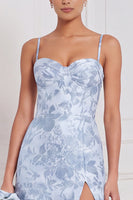 Laden Sie das Bild in den Galerie-Viewer, Hellblaues A-Linien-Sweetheart Floral-Langbrautjungfernkleid mit Schlitz