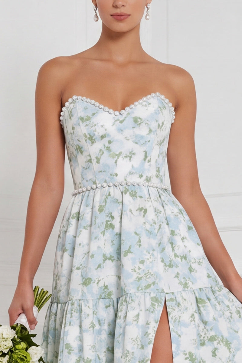 Laden Sie das Bild in den Galerie-Viewer, Blau-weiße Blumenperlen A-Linie trägerloses langes Brautjungfernkleid mit vorderem Schlitz