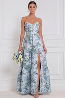 Laden Sie das Bild in den Galerie-Viewer, Blau-weiße Blumenperlen A-Linie trägerloses langes Brautjungfernkleid mit vorderem Schlitz