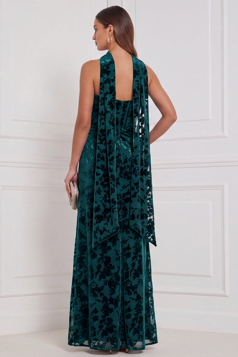Laden Sie das Bild in den Galerie-Viewer, Schwarzes Scheidenloses, gerafftes Burnout-Samt-Langbrautjungfernkleid mit Halsschal