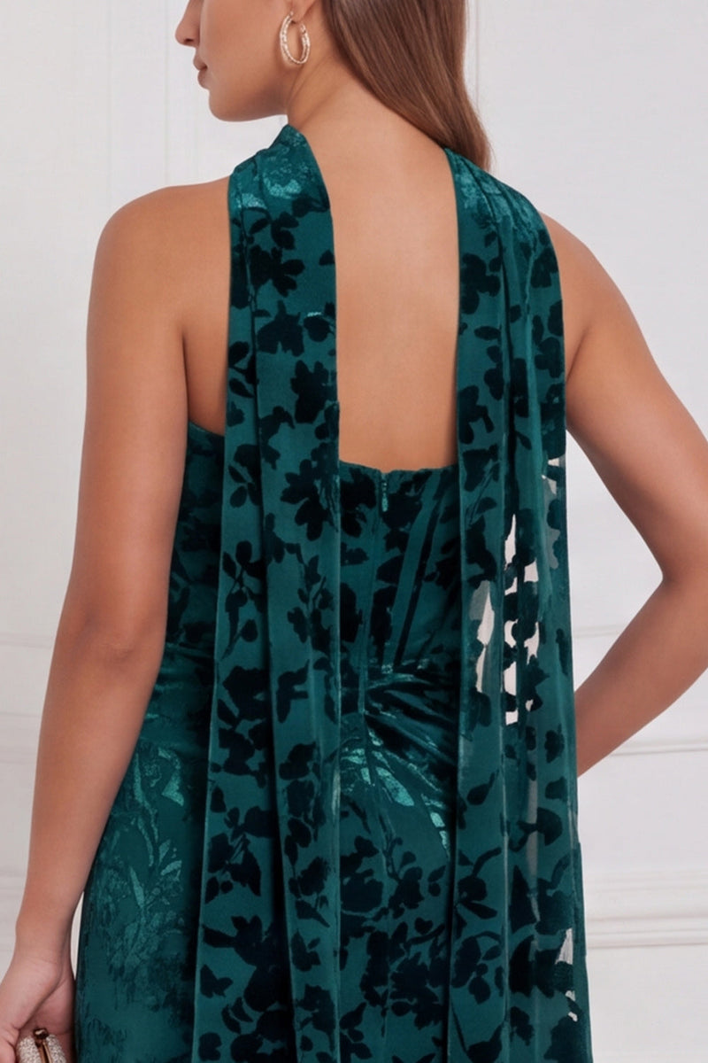 Laden Sie das Bild in den Galerie-Viewer, Schwarzes Scheidenloses, gerafftes Burnout-Samt-Langbrautjungfernkleid mit Halsschal