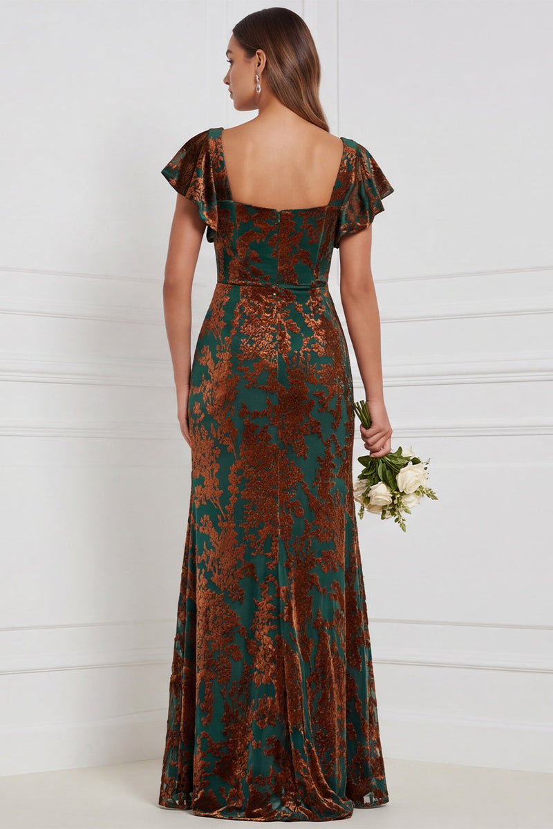 Laden Sie das Bild in den Galerie-Viewer, Braune Burnout Velvet Sheath Quadrathals Flatter-Ärmel Langes Brautjungfernkleid mit Seitenschlitz