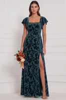 Laden Sie das Bild in den Galerie-Viewer, Braune Burnout Velvet Sheath Quadrathals Flatter-Ärmel Langes Brautjungfernkleid mit Seitenschlitz
