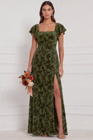 Laden Sie das Bild in den Galerie-Viewer, Braune Burnout Velvet Sheath Quadrathals Flatter-Ärmel Langes Brautjungfernkleid mit Seitenschlitz